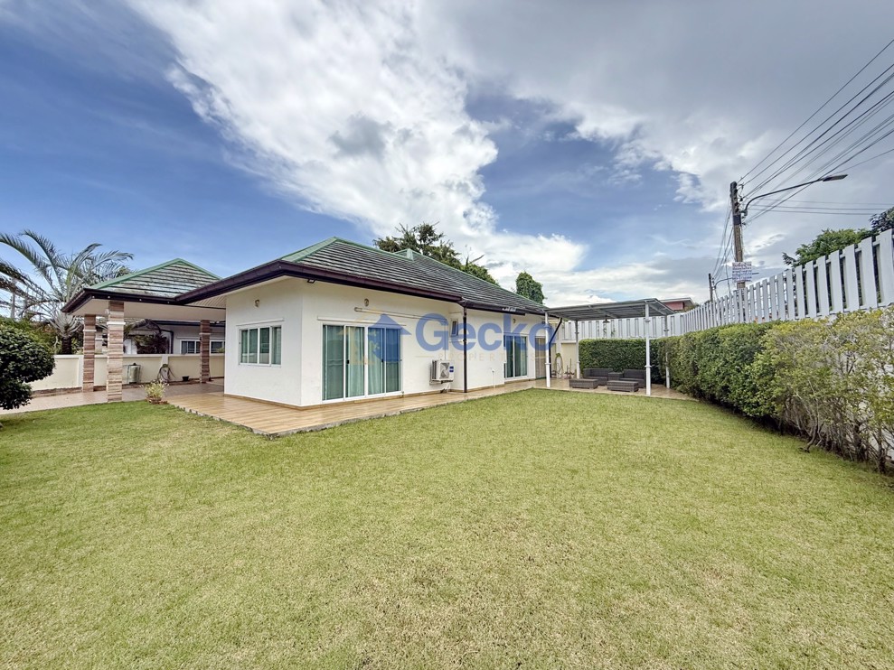 3 Bedrooms House in SP Village 5  East Pattaya H012621 (Cover Photo)