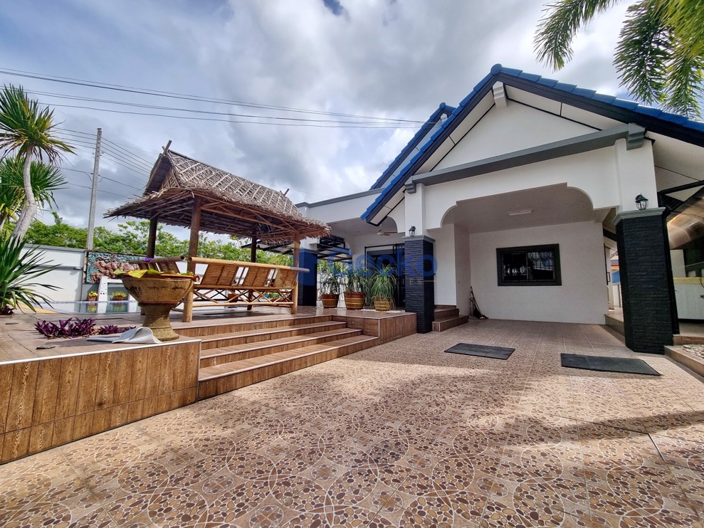 3 Bedrooms House in Natheekarn Park View  East Pattaya H012491 (Photo 2)