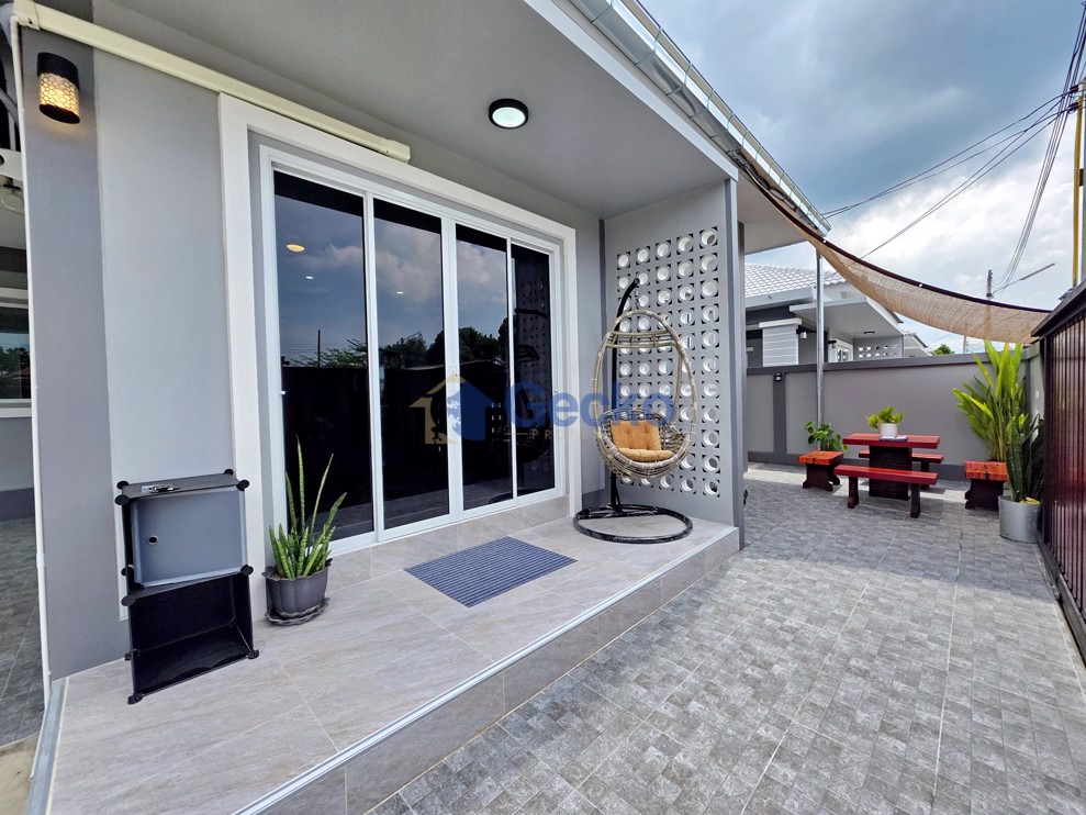 3 Bedrooms House  East Pattaya H012861 (Photo 1)