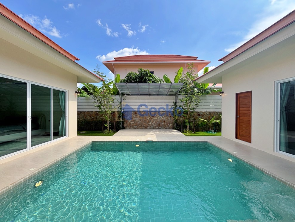 3 Bedrooms House  East Pattaya H012869 (Photo 1)