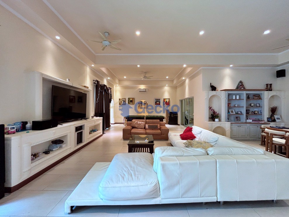 5 Bedrooms House in Santa Maria  East Pattaya H010559 (Photo 4)
