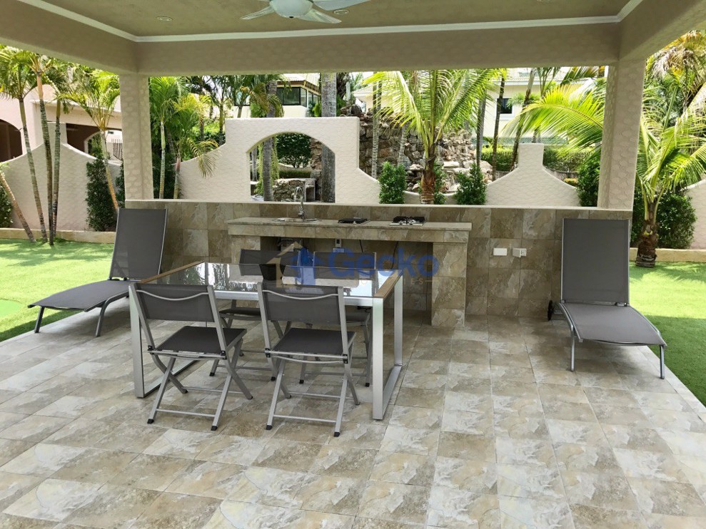 5 Bedrooms House in Santa Maria  East Pattaya H010559 (Photo 3)