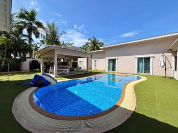 5 Bedrooms House in Santa Maria  East Pattaya H010559