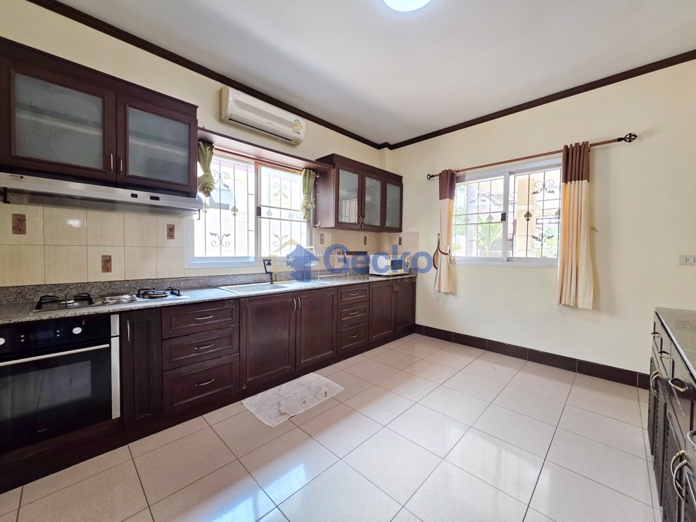 3 Bedrooms House in Pattaya Tropical  East Pattaya H012875 (Photo 4)
