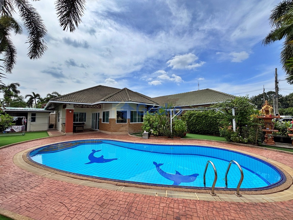4 Bedrooms House in Green Field Villa 2  East Pattaya H012878 (Cover Photo)