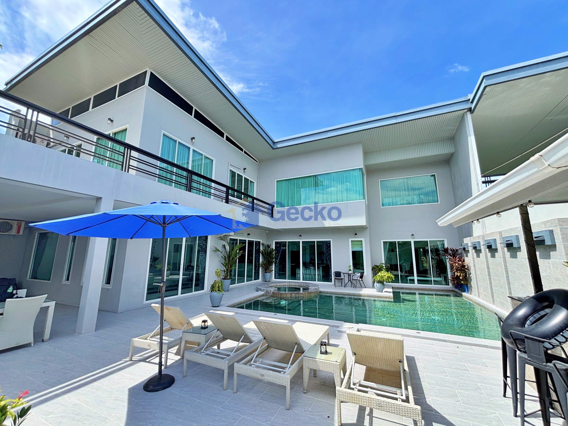4 Bedrooms House in Piam Mongkhon Village   Huay Yai H012876