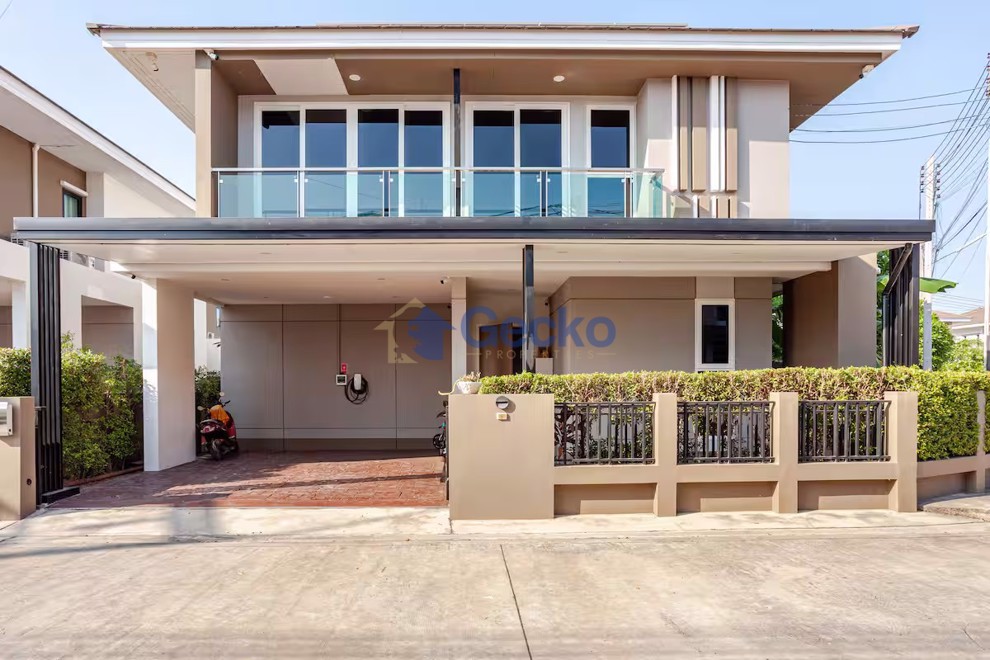 4 Bedrooms House in H Living Life  East Pattaya H012886 (Cover Photo)