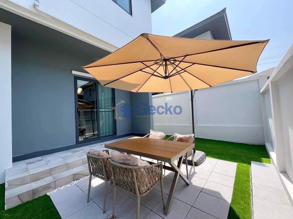 3 Bedrooms House in Patta Ville  East Pattaya H010453 (Photo 3)