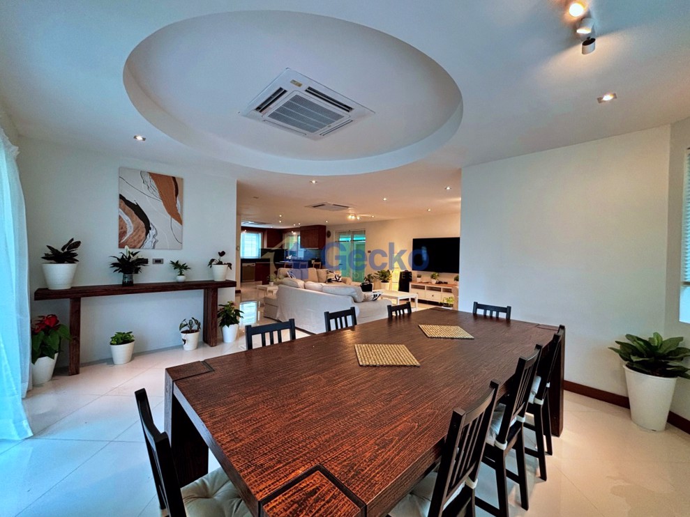 4 Bedrooms House in Green Field Villa 5  East Pattaya H012889 (Photo 3)