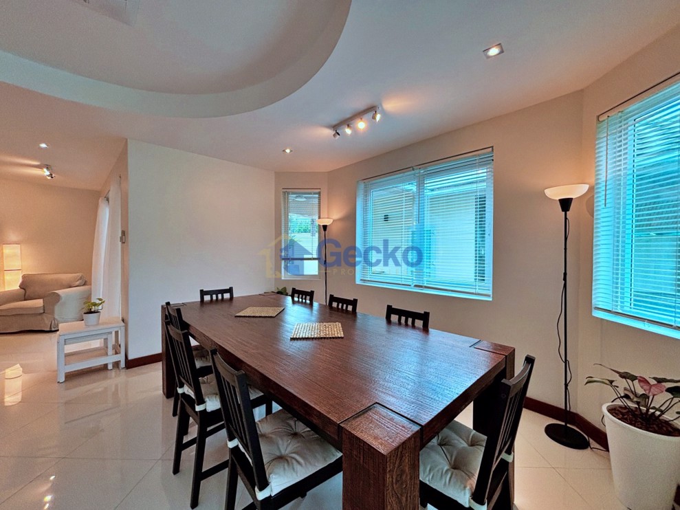 4 Bedrooms House in Green Field Villa 5  East Pattaya H012889 (Photo 4)