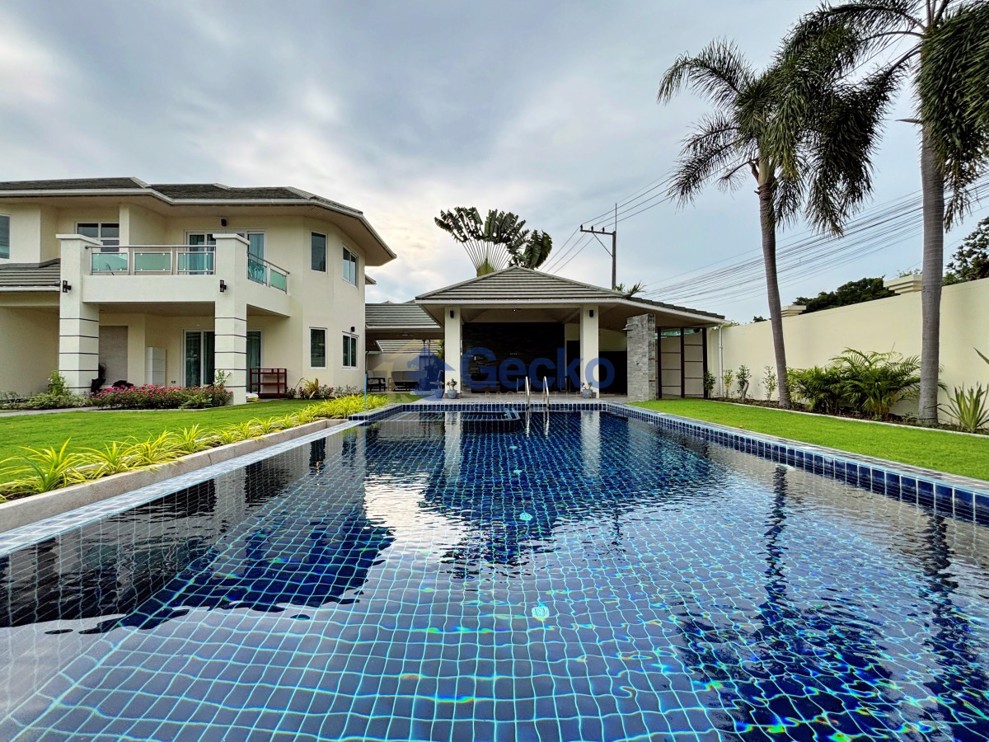 4 Bedrooms House in Green Field Villa 5  East Pattaya H012889 (Cover Photo)