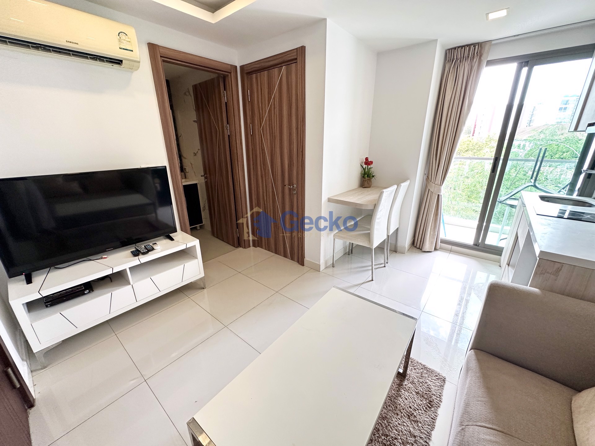 1 Bedroom Condo in Arcadia Beach Resort South Pattaya C012894