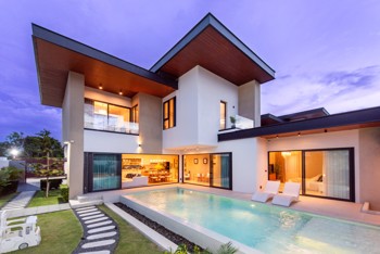 4 Bedrooms House in Prime Habitat Pool Villa  East Pattaya H011098