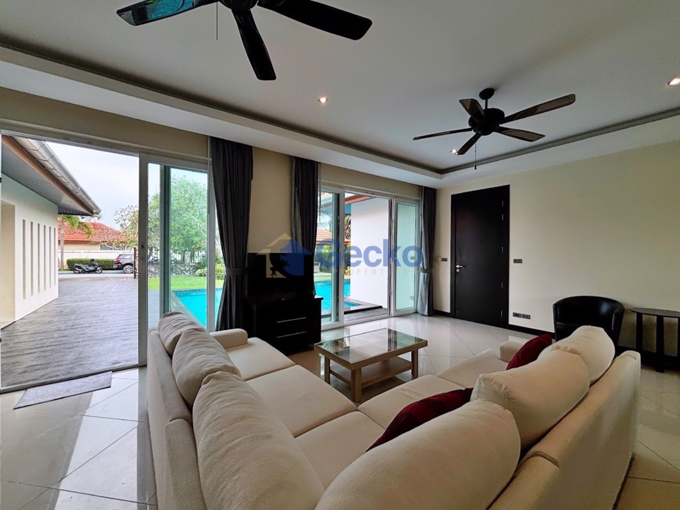 4 Bedrooms House in Whispering Palms  East Pattaya H008235 (Photo 3)