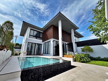 4 Bedrooms House in Veera Grand Pattaya  East Pattaya H012765