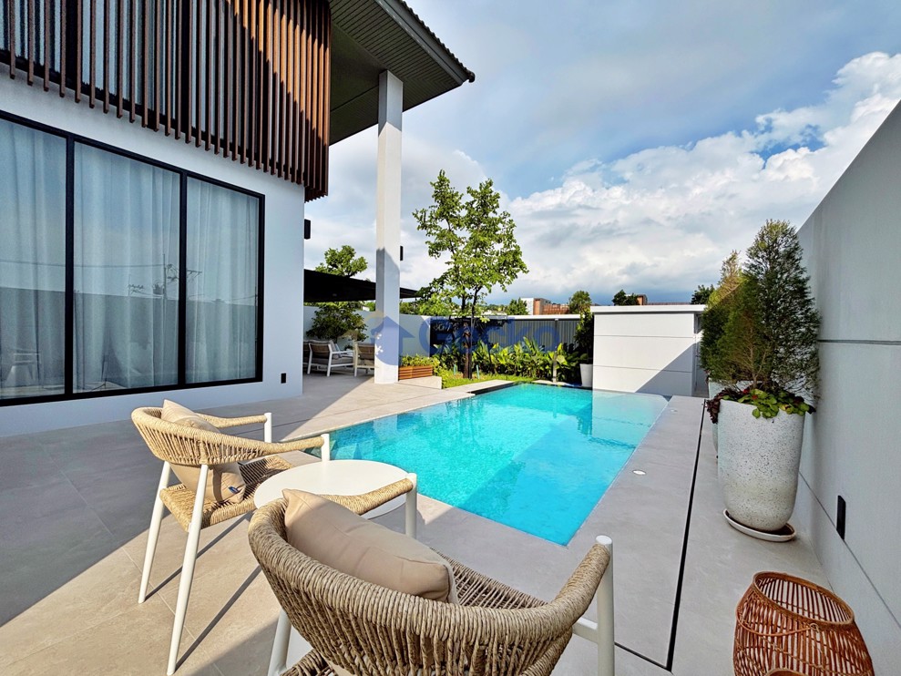 4 Bedrooms House in Veera Grand Pattaya  East Pattaya H012765 (Photo 1)