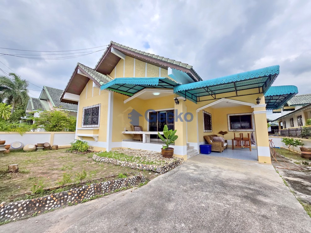 3 Bedrooms House in Paradise Hill 2  East Pattaya H012924 (Cover Photo)