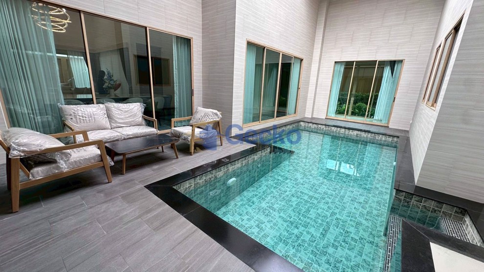 4 Bedrooms House in Bibury Baanmae 10  East Pattaya H012928 (Cover Photo)