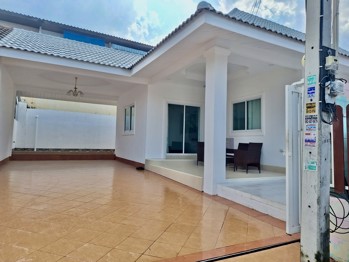 3 Bedrooms House in Chokchai Village 7  East Pattaya H012932