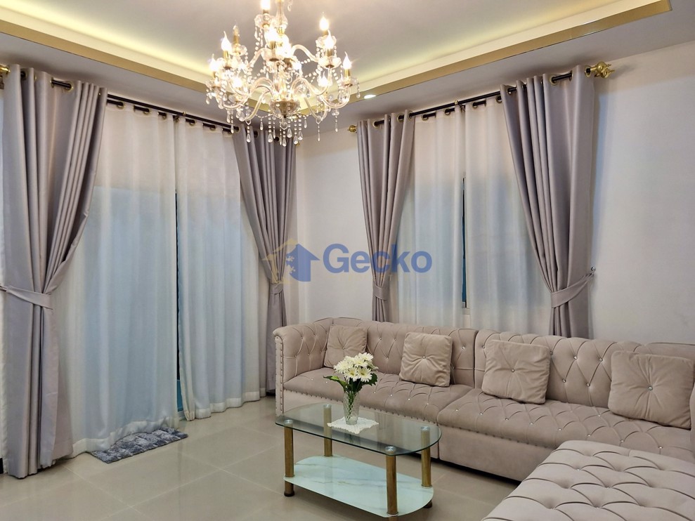 3 Bedrooms House in Chokchai Village 7  East Pattaya H012932 (Photo 1)