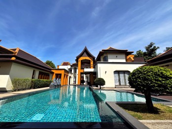5 Bedrooms House in Phutara  East Pattaya H012940