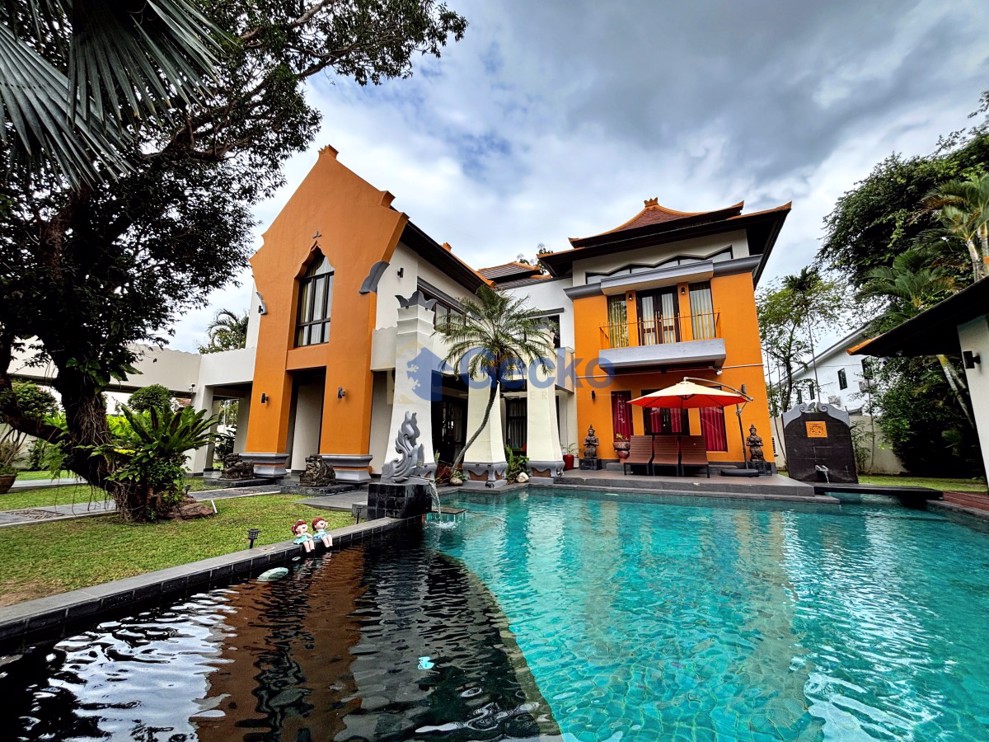 5 Bedrooms House in Phutara  East Pattaya H012945 (Cover Photo)