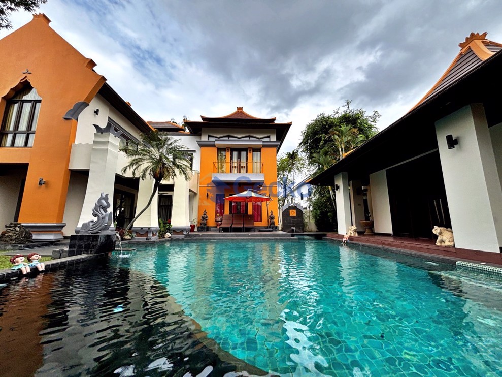 5 Bedrooms House in Phutara  East Pattaya H012945 (Photo 1)
