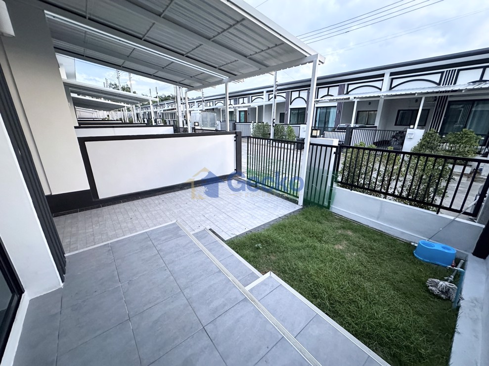 2 Bedrooms House in Wiztown Pattaya  Pattaya H012946 (Photo 2)