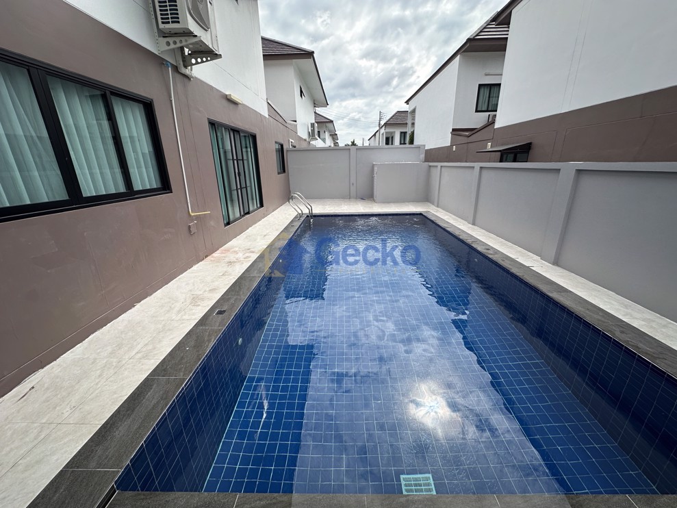 6 Bedrooms House in Chokchai village 9  East Pattaya H012551 (Photo 1)