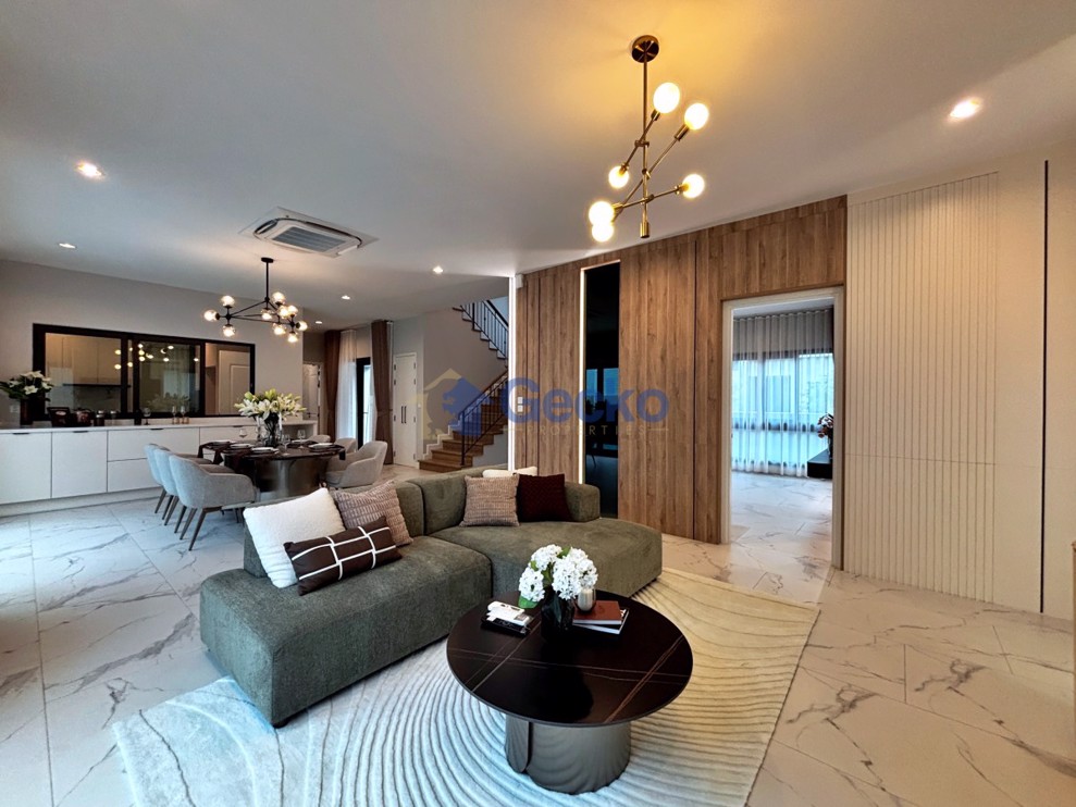 4 Bedrooms House in The Lavish  Na Kluea H012953 (Photo 4)