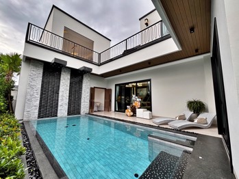 4 Bedrooms House in Villa Trivana Baan Mae 11  East Pattaya H012049