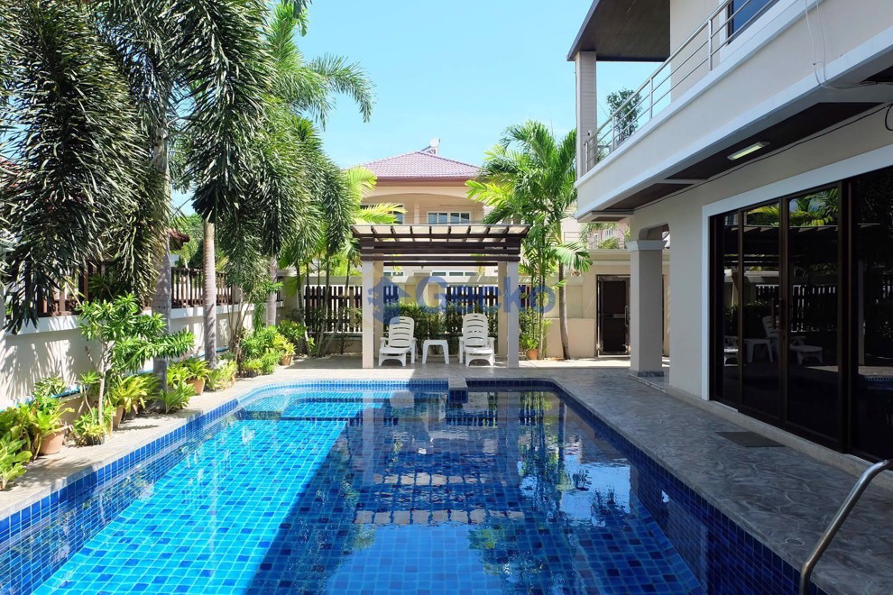 3 Bedrooms House in European Home Place  East Pattaya H002988 (Cover Photo)