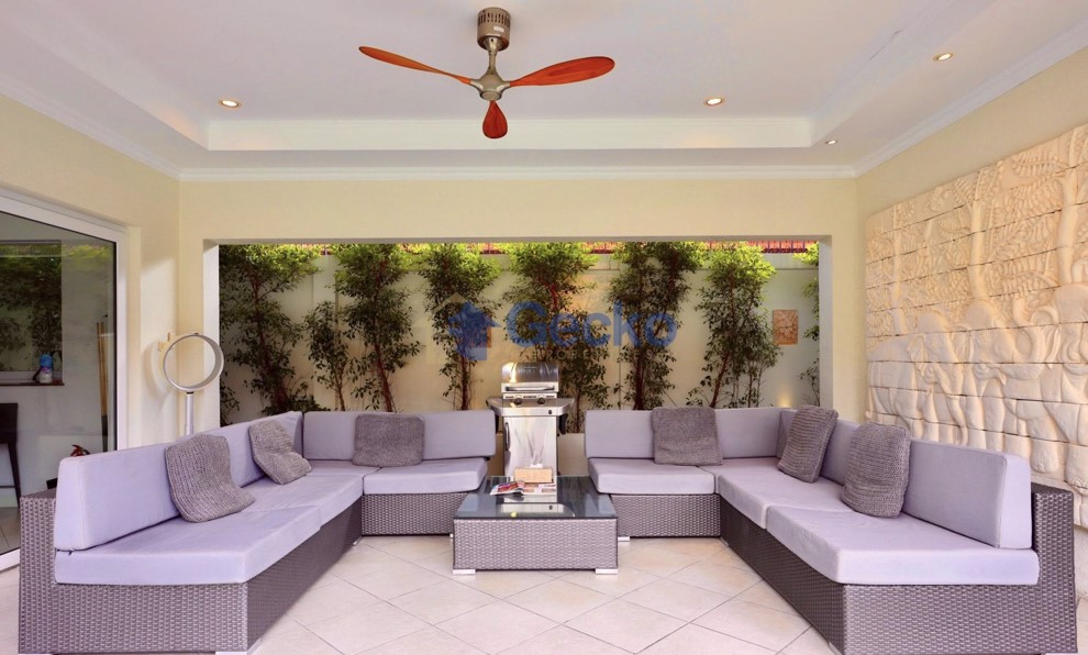 6 Bedrooms House in View Talay Villas  Jomtien H012963 (Photo 2)