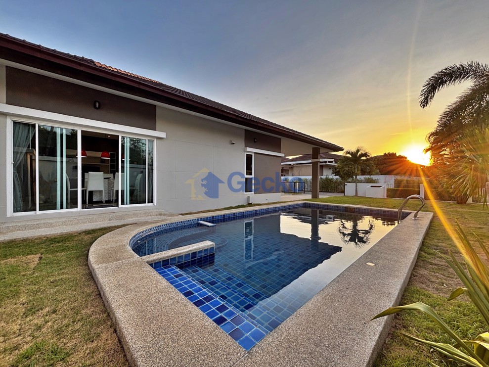4 Bedrooms House in Panalee  Huay Yai H012973 (Cover Photo)