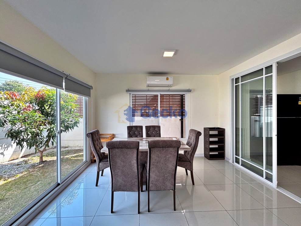 3 Bedrooms House in Baan Pruksanara  East Pattaya H012988 (Photo 3)