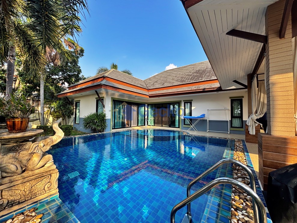 3 Bedrooms House in Baan Dusit Lake  Huay Yai H012994 (Cover Photo)