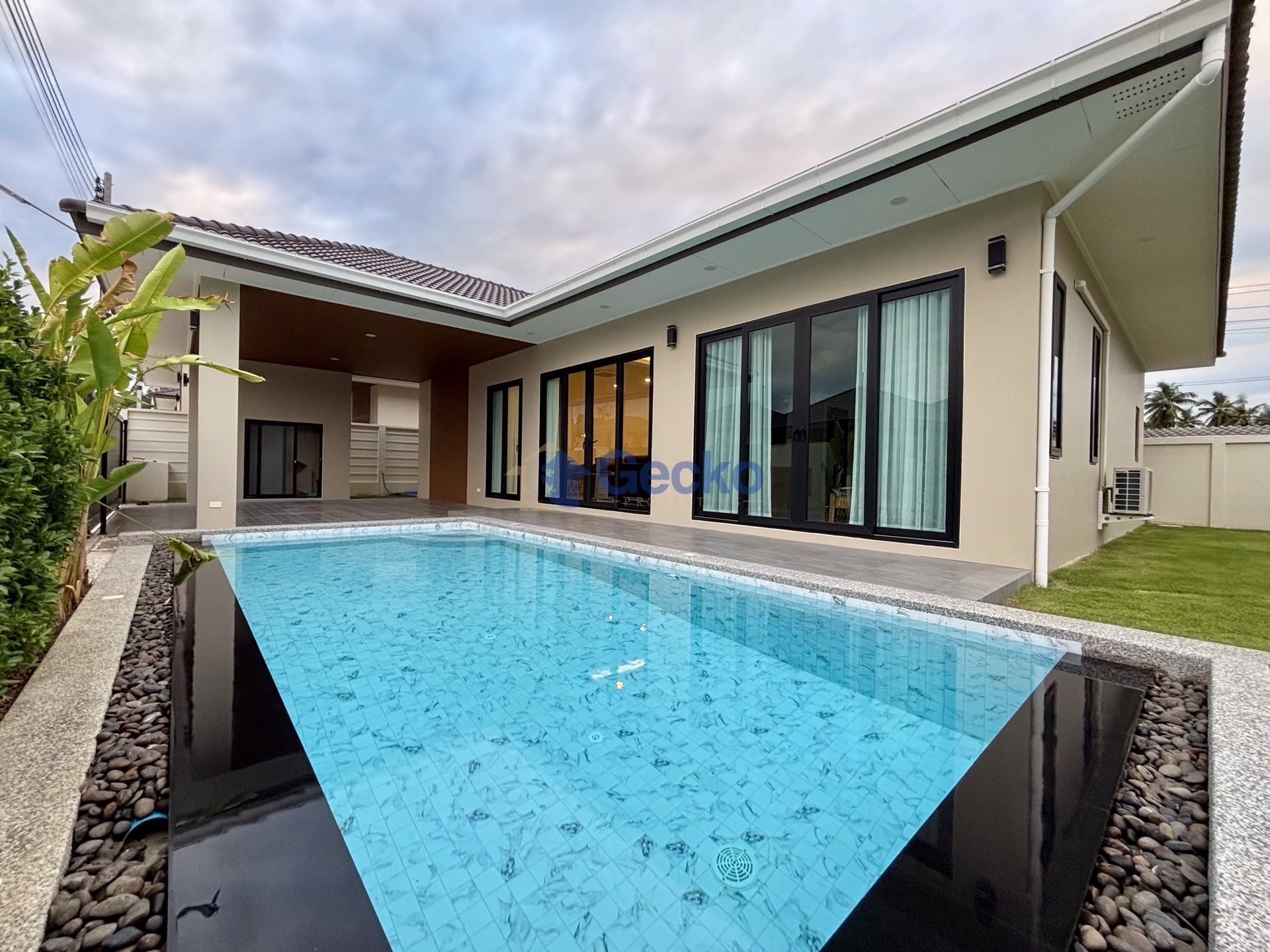 3 Bedrooms House in Garden Ville 9  East Pattaya H012995