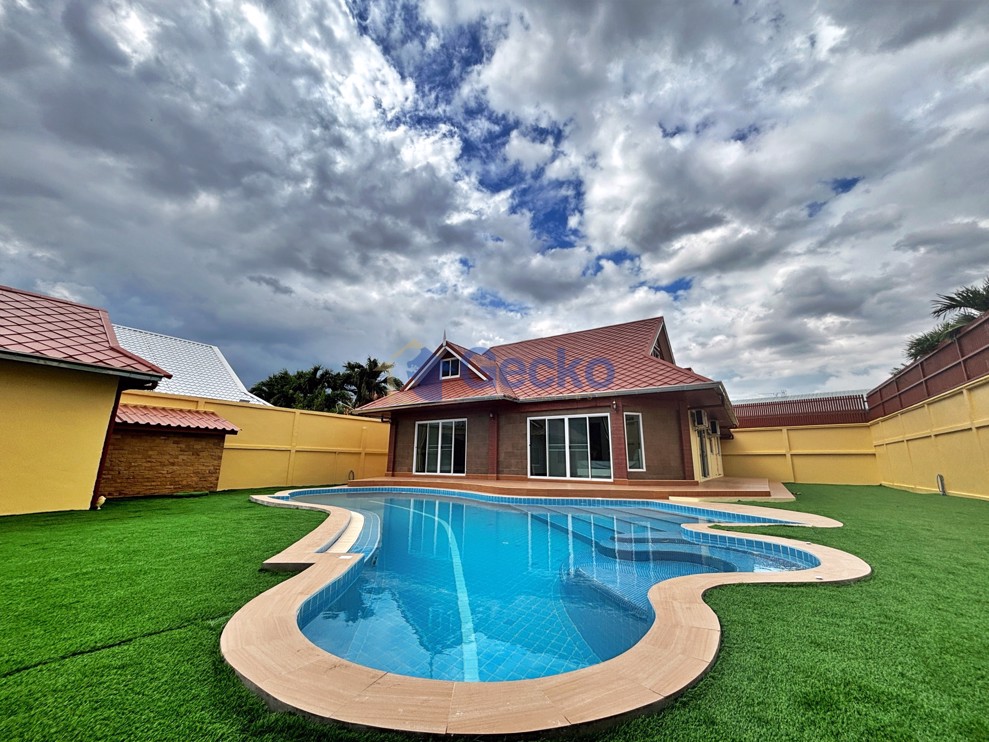 5 Bedrooms House in The Ville Jomtien  Jomtien H013002 (Photo 1)