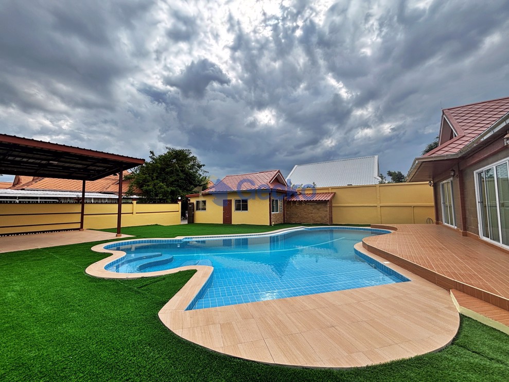 5 Bedrooms House in The Ville Jomtien  Jomtien H013002 (Photo 2)