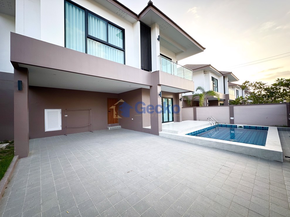 4 Bedrooms House in The Lake Huay Yai  Huay Yai H013003 (Photo 1)