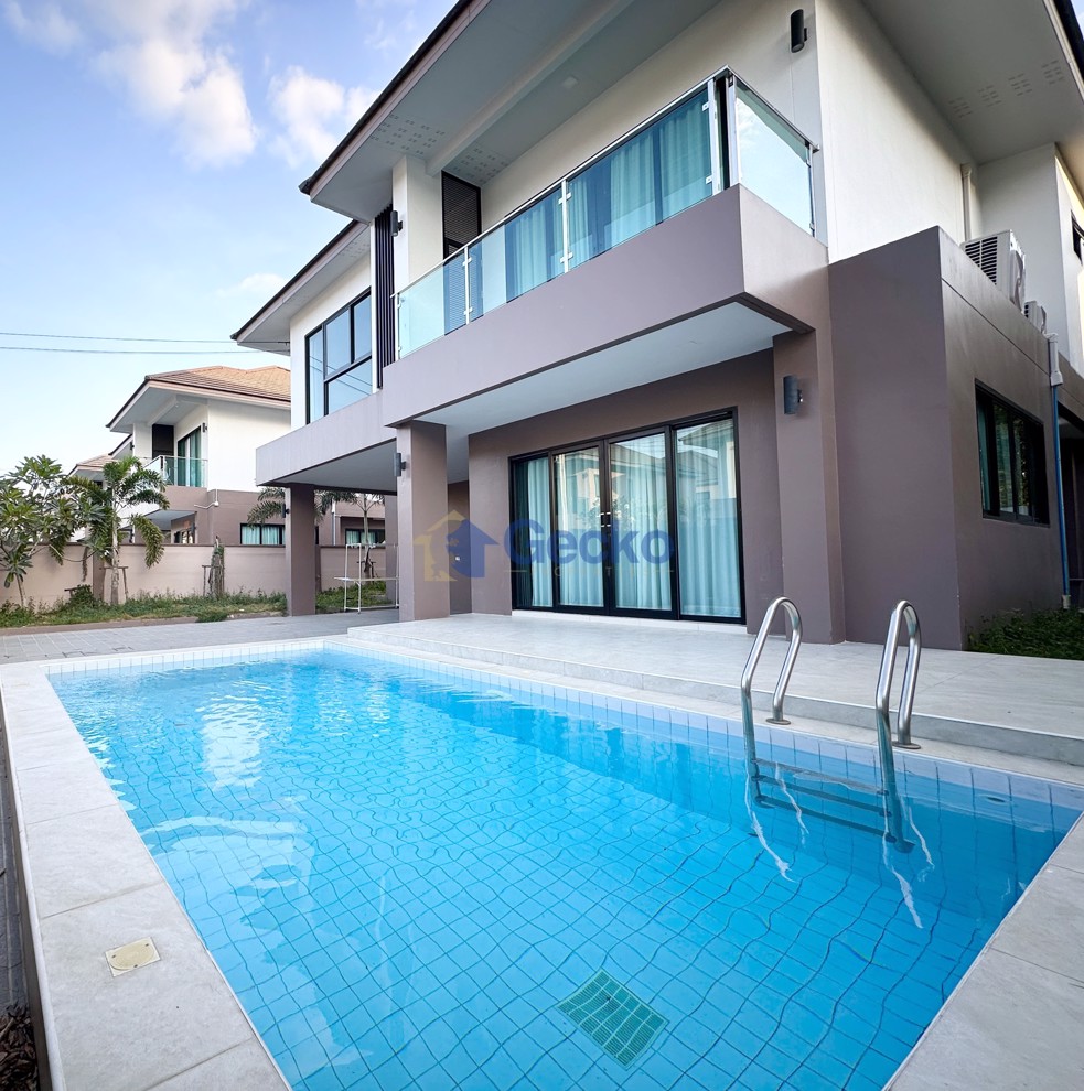 4 Bedrooms House in The Lake Huay Yai  Huay Yai H013004 (Cover Photo)