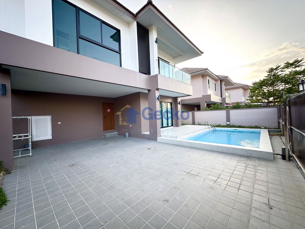4 Bedrooms House in The Lake Huay Yai  Huay Yai H013004 (Photo 2)