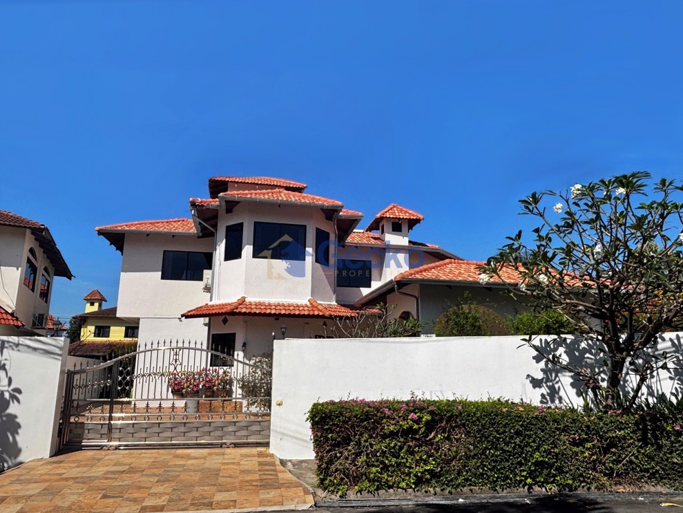 5 Bedrooms House in Paradise Villa 1  East Pattaya H013016 (Cover Photo)