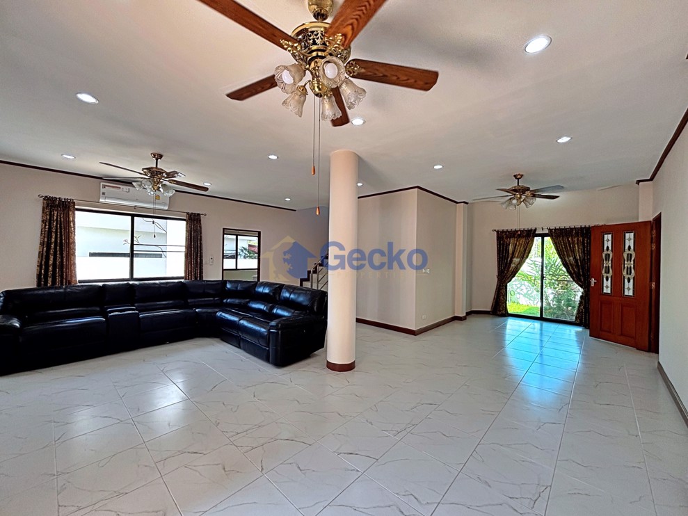 5 Bedrooms House in Paradise Villa 1  East Pattaya H013016 (Photo 3)