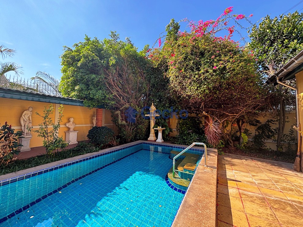 4 Bedrooms House in Paradise Hill 2  East Pattaya H013029 (Photo 2)