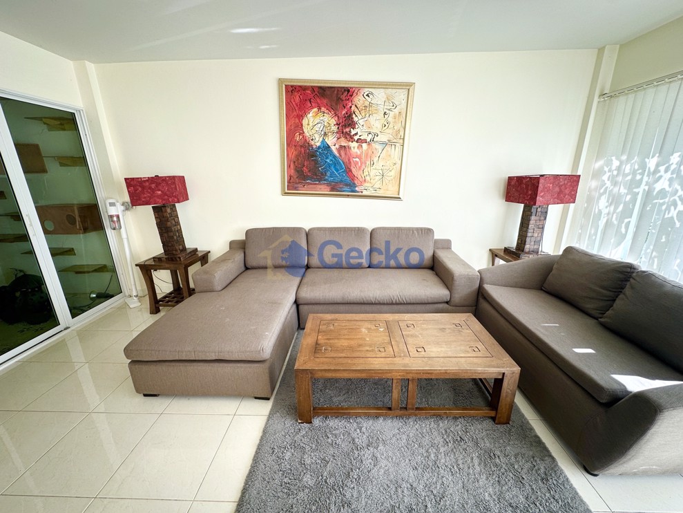 3 Bedrooms House in The Meadows  East Pattaya H012874 (Photo 3)