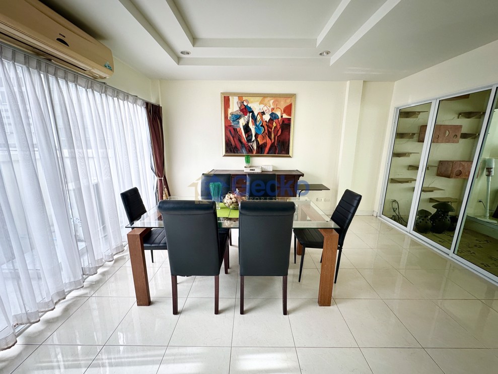 3 Bedrooms House in The Meadows  East Pattaya H012874 (Photo 4)