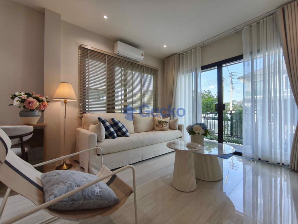 3 Bedrooms House in The Grand 9 by PMC  East Pattaya H013032 (Photo 3)