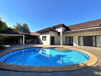 4 Bedrooms House in Laurel Park  East Pattaya H013034