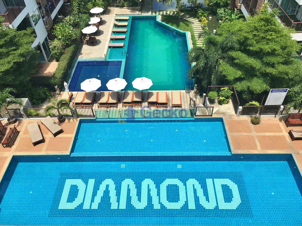 1 Bedroom Condo in Diamond Suites Resort Condominium South Pattaya C013037 (Photo 1)